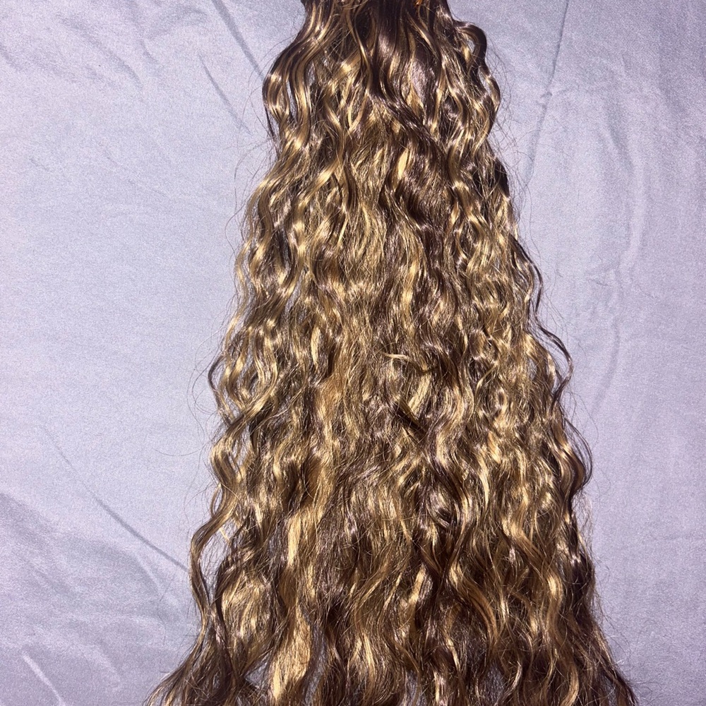 Hair Extensions - Picture 5 of 8